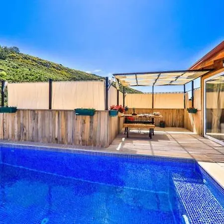 Golden With Private Pool And Jacuzzi Islamlar (Mediterranean)